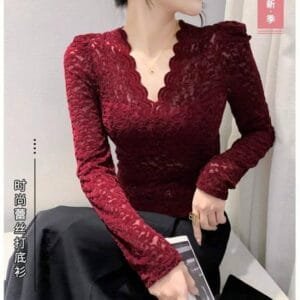 Elegant Scalloped V-Neck Floral Lace Top