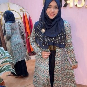 Geometric Diamond Print Shrug